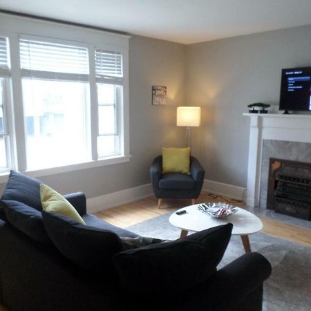 Beautiful, Clean, Quiet 2 Br-In Downtown Ottawa. Parking, Wifi And Netflix Included Lägenhet Exteriör bild