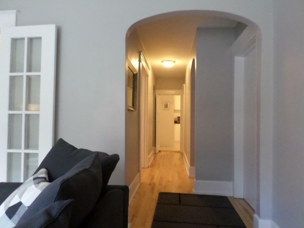 Beautiful, Clean, Quiet 2 Br-In Downtown Ottawa. Parking, Wifi And Netflix Included Lägenhet Exteriör bild