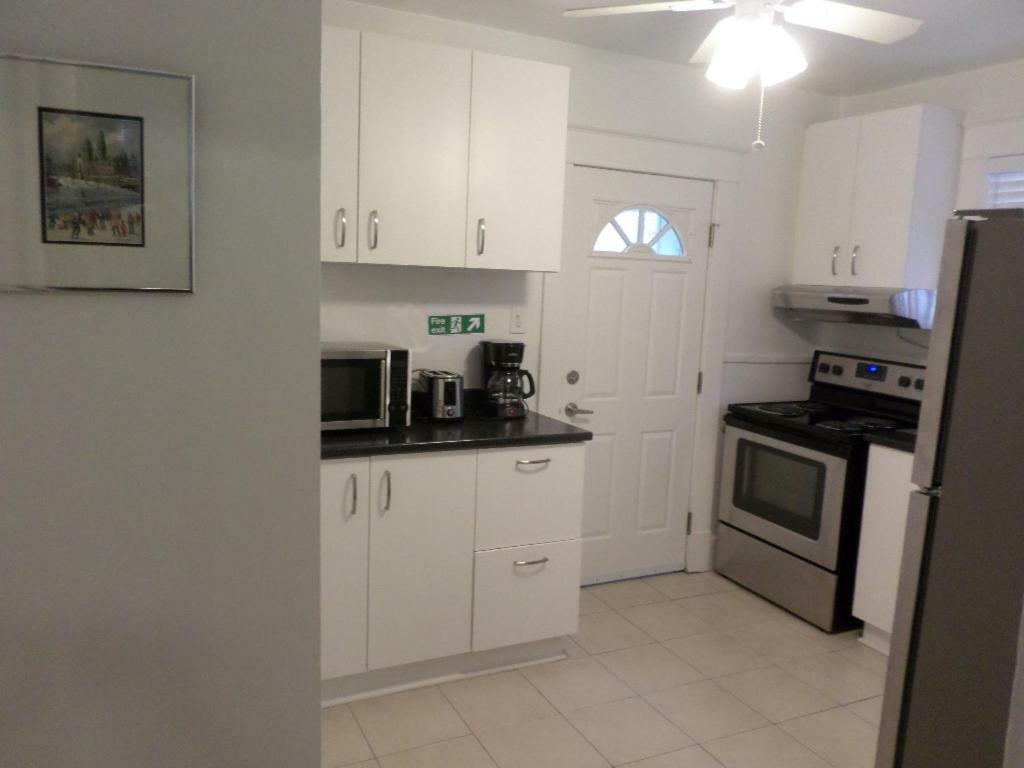 Beautiful, Clean, Quiet 2 Br-In Downtown Ottawa. Parking, Wifi And Netflix Included Lägenhet Exteriör bild